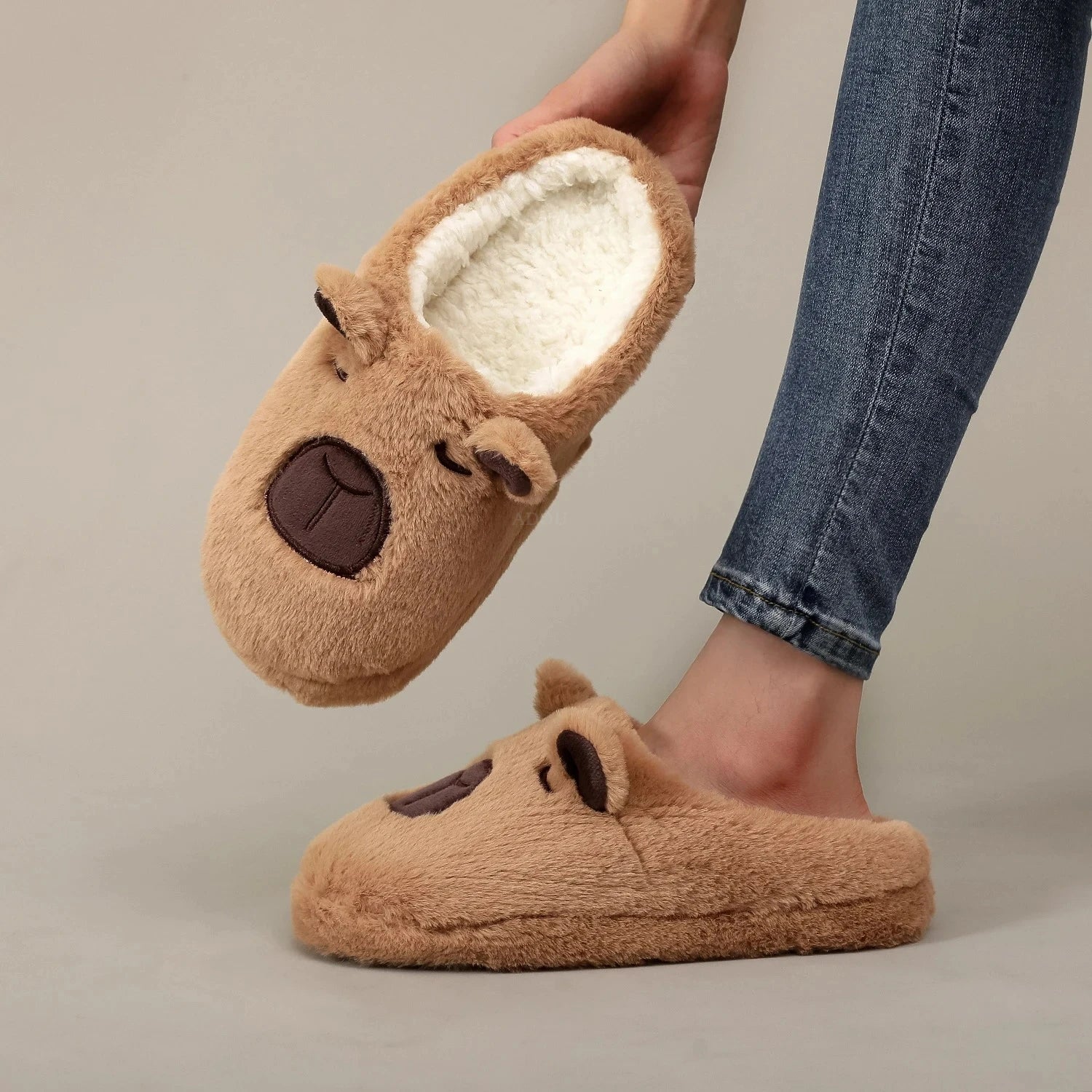 Pair Brown Plush Kapibara Animal Patterns Comfortable Furry Slippers