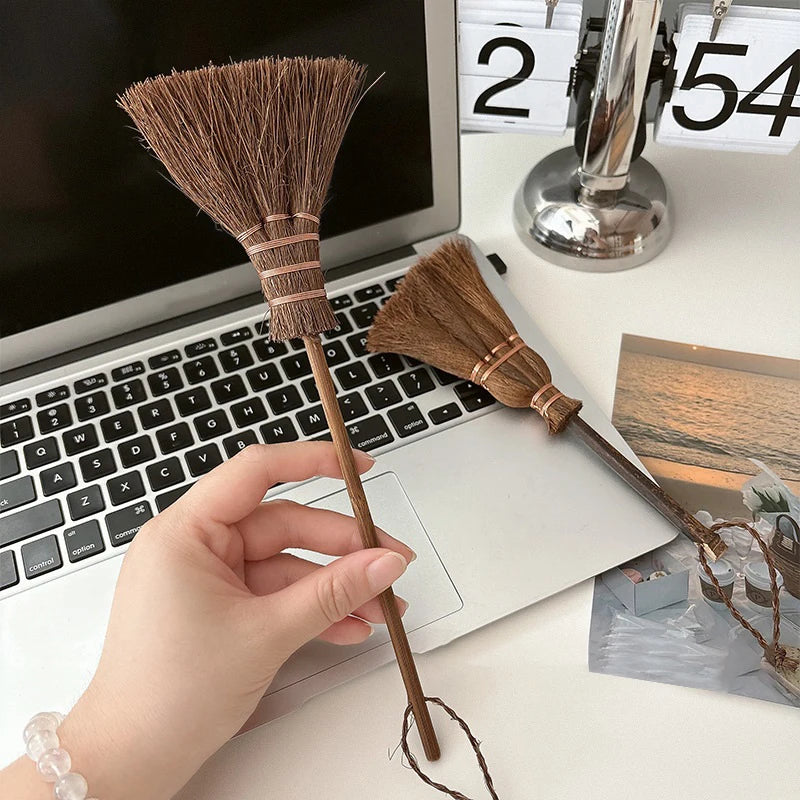 Mini Desktop Broom – Vintage Palm Bristle Desk & Home Brush Mini Cleaning Broom Zpaxo