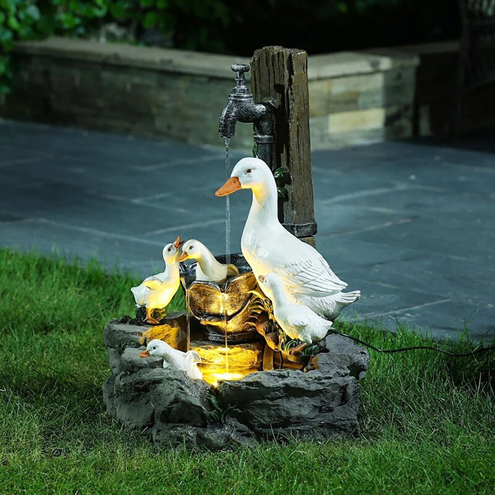 Duck Squirrel Solar Fountain Ornament Garden Family Creative Statue