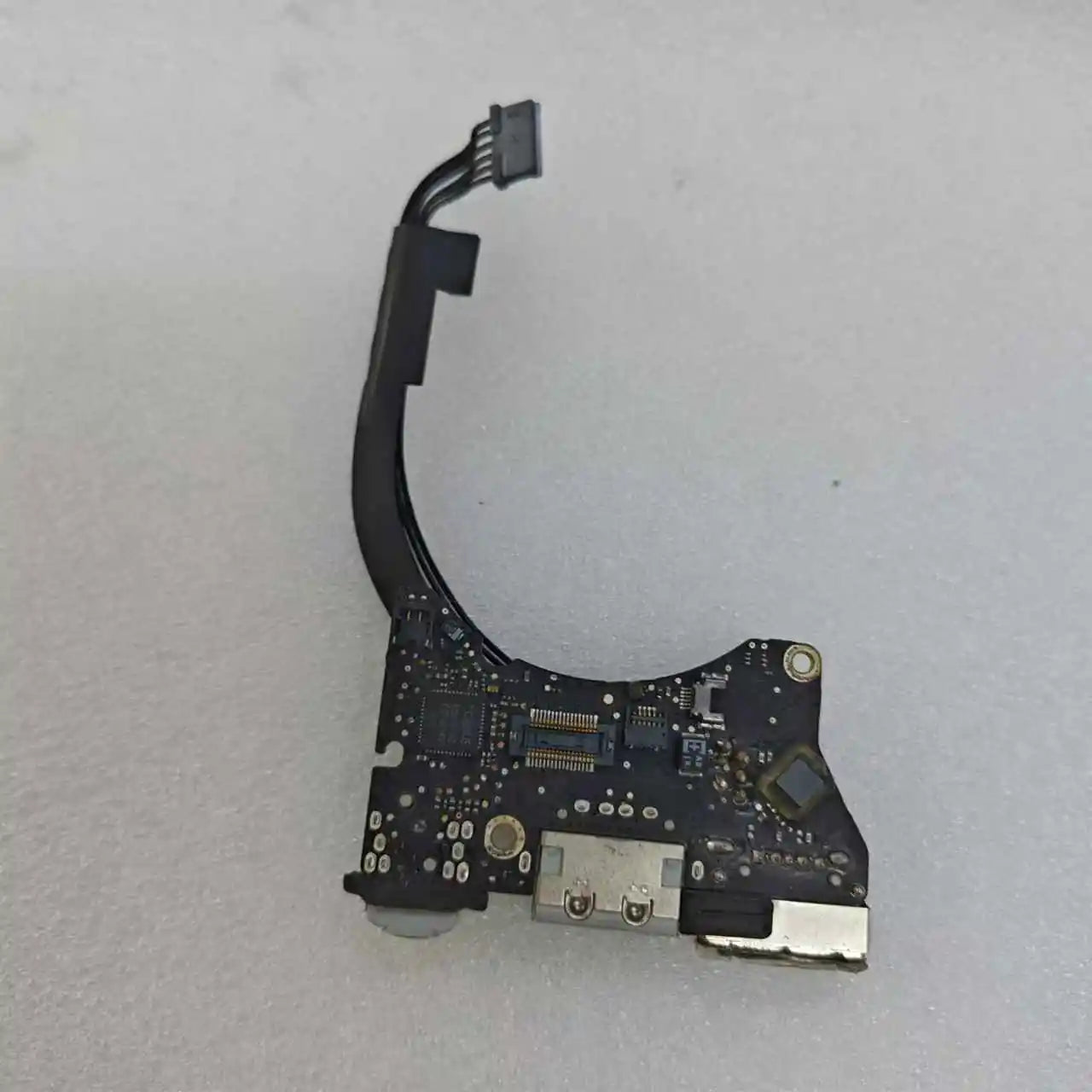 USB DC I O Jack Power Audio Board 820-3053-A Macbook Air 11 A1370
