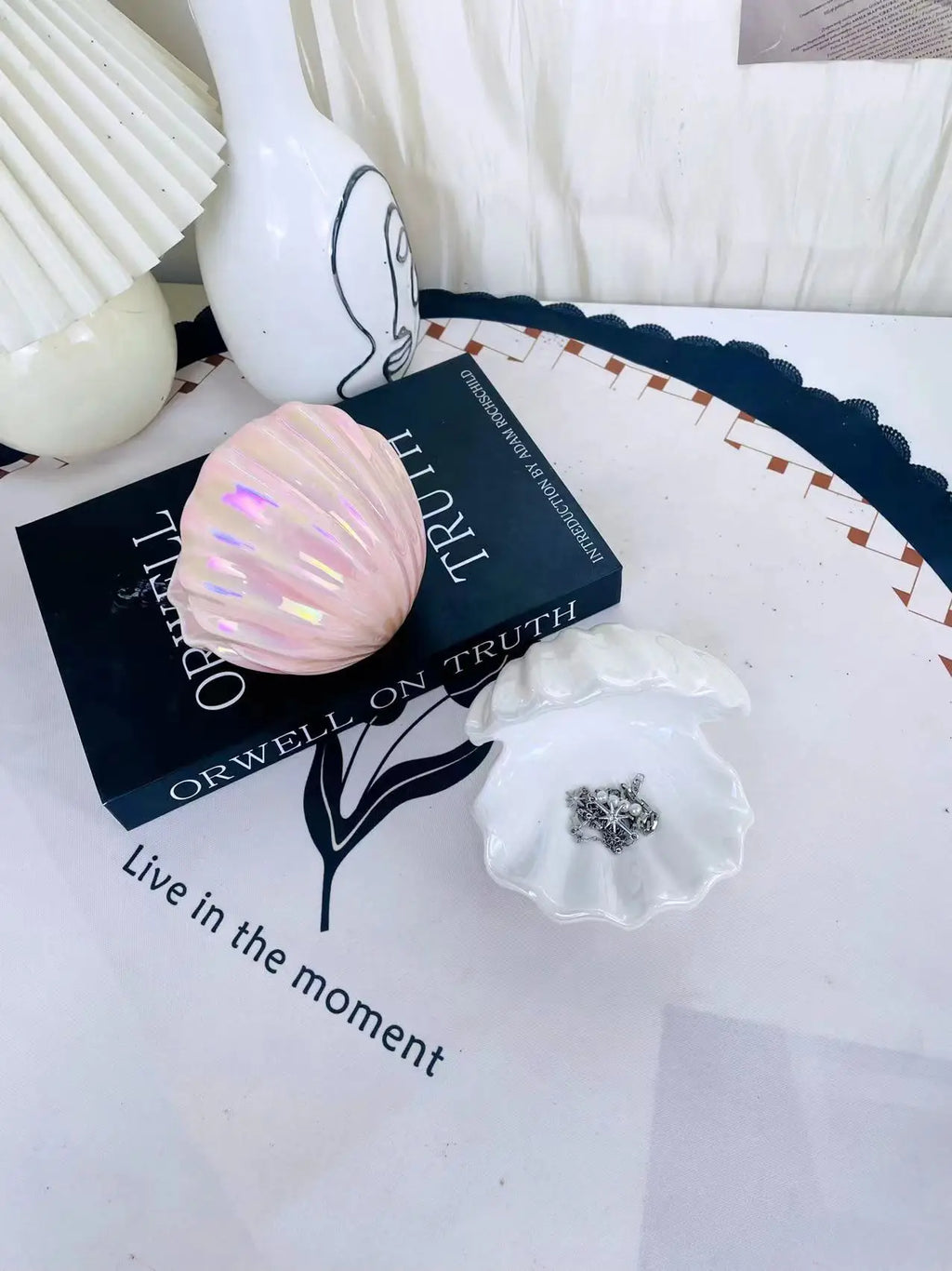 Pearl Shell Ceramic Night Light – Bedside Lamp | Girl's Room Décor