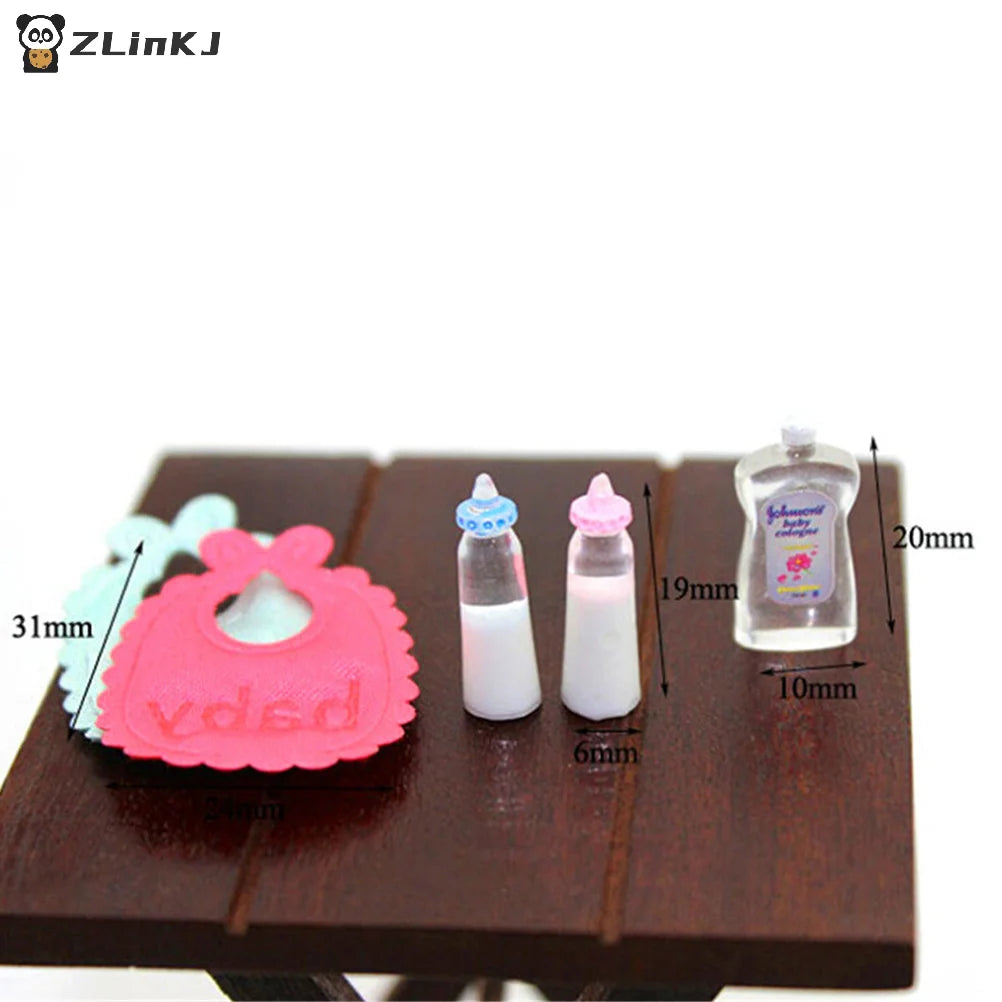 ▶5Pcs/set 1:12 Dolls House Miniature Baby Bottles Shampoo Bibs Set Nursery Accessory Gift Zpaxo