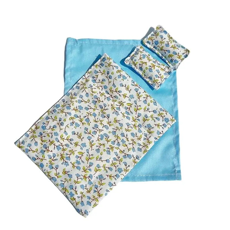▶1/12 Dollhouse Miniature Bed Four Piece Bed Set Bed Sheet Quilt Pillow Quilt Cover Bedding Set Doll Bedroom Decoration Toy Zpaxo Blue