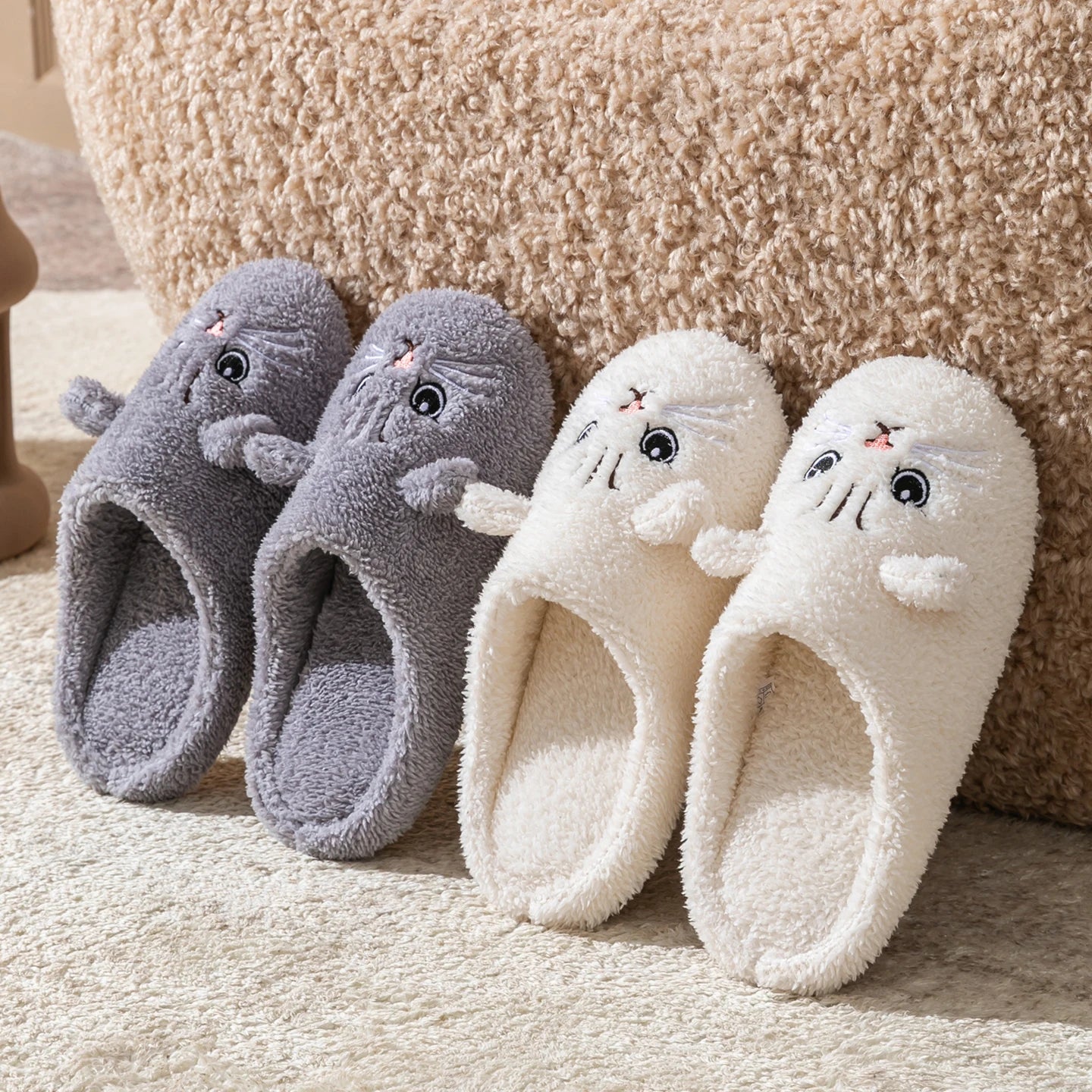 Women's Cartoon Cat Plush Slippers Cozy Winter Bedroom House Shoes