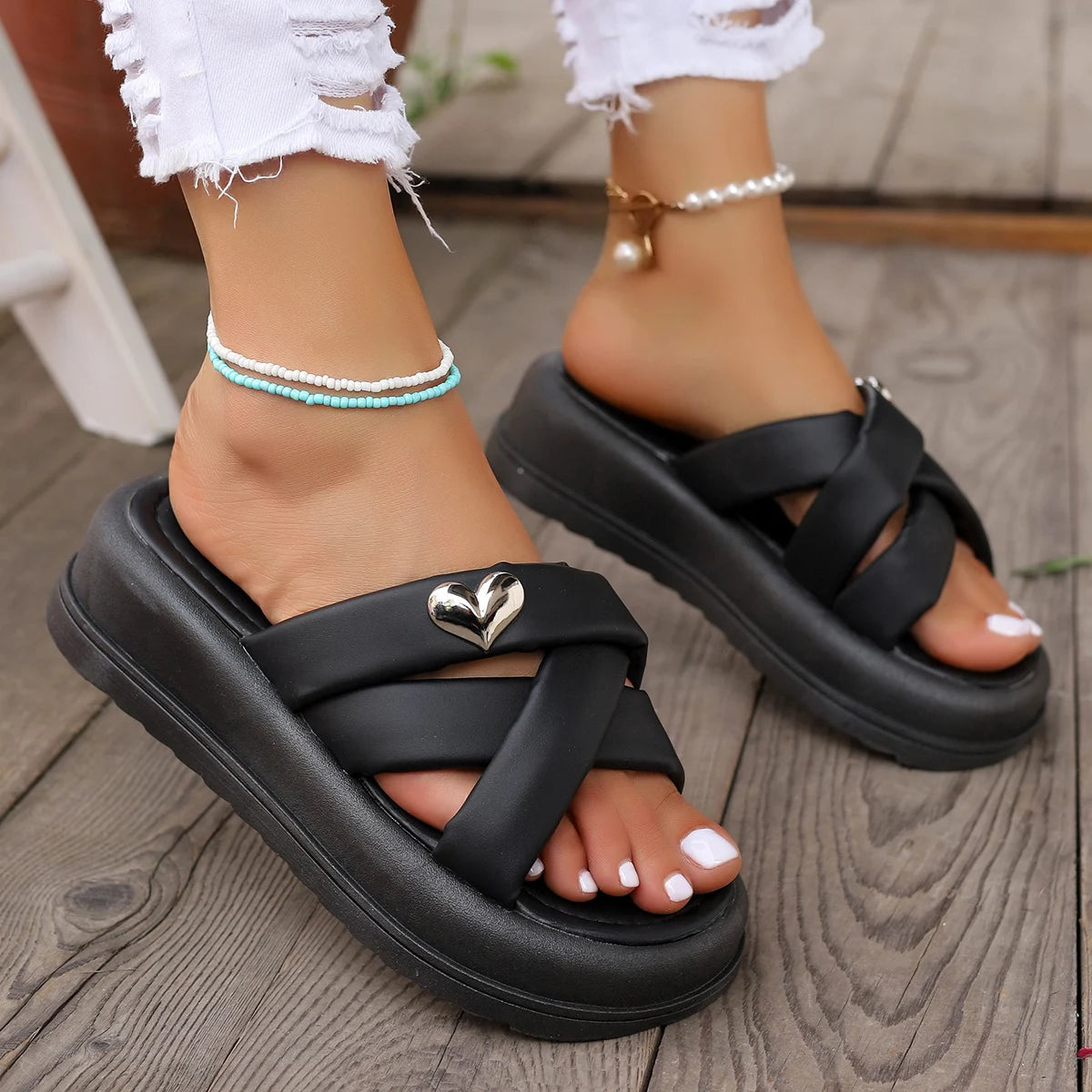 Women Thick Bottom Slippers 2025 Outdoor Wear-resistant Beach Shoes