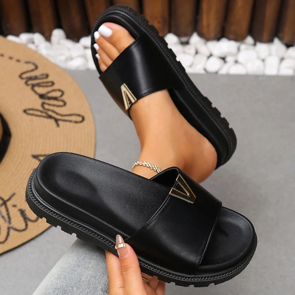 Versatile Soft Leather Summer Shoes Fashion Mother Outdoor Sandals