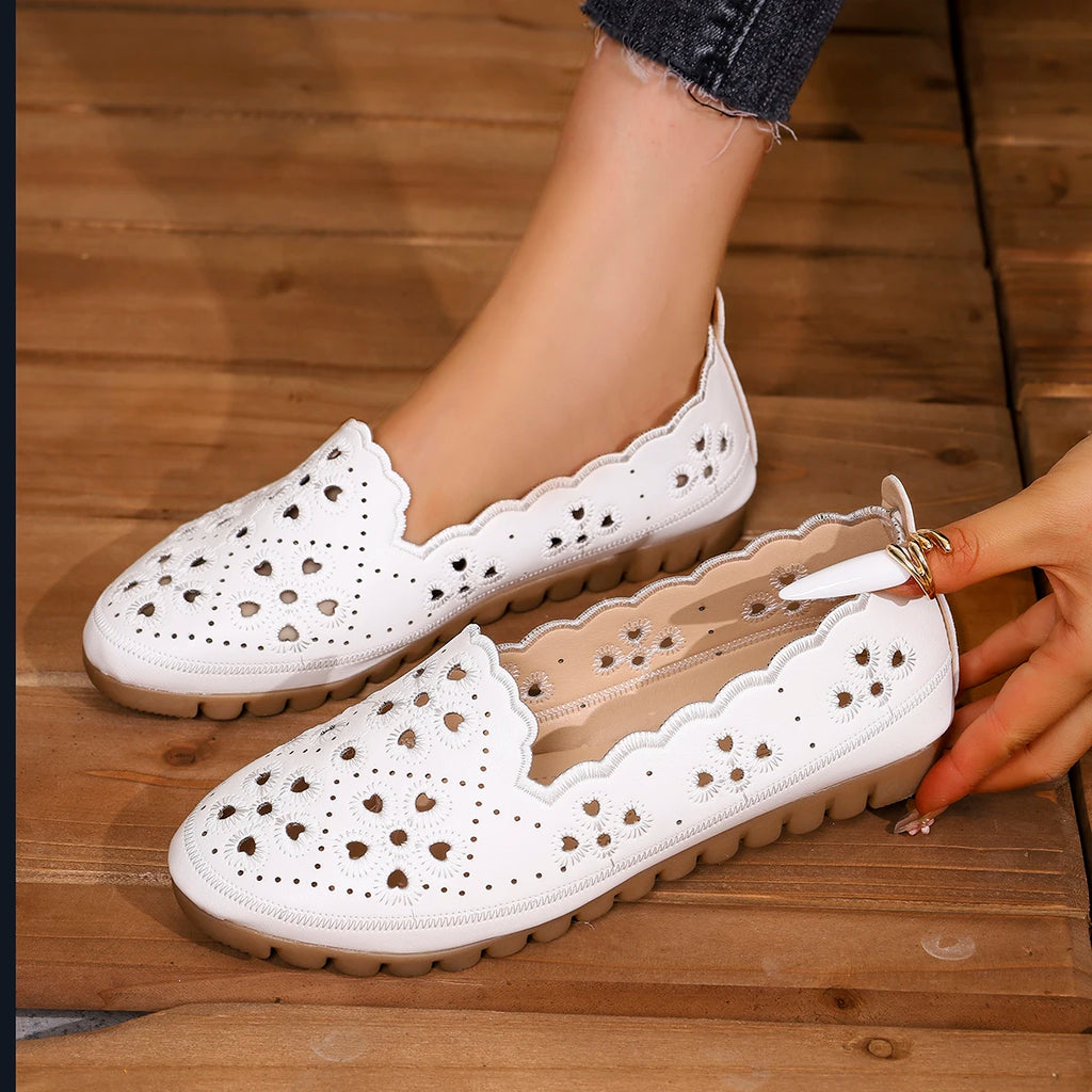 2025 Women Flat Loafers Summer Lady Hollow Out Shoes Soft Leather Zpaxo