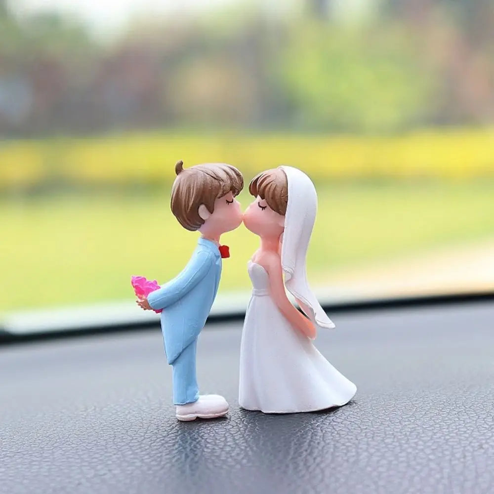 Get Married Car Ornaments Wedding Dress Resin Cartoon Couples Model Zpaxo