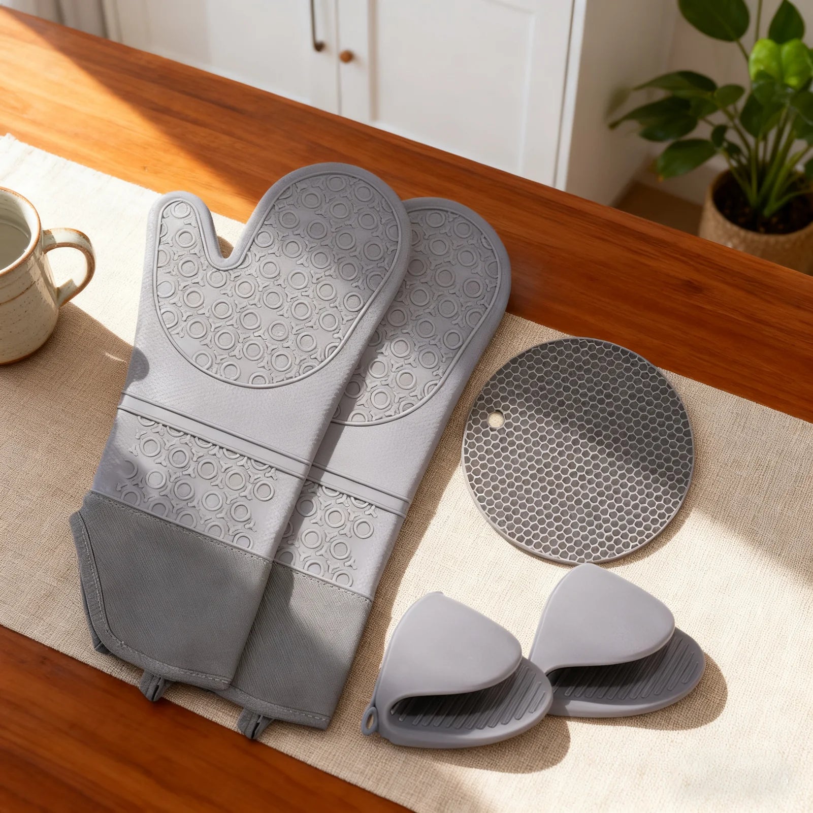 Silicone Oven Mitts Heat-Resistant Silicone Kitchen Gadgets Ergonomic Oven Mitts Pot Holders Sets for Cooking Grilling Barbecue Zpaxo