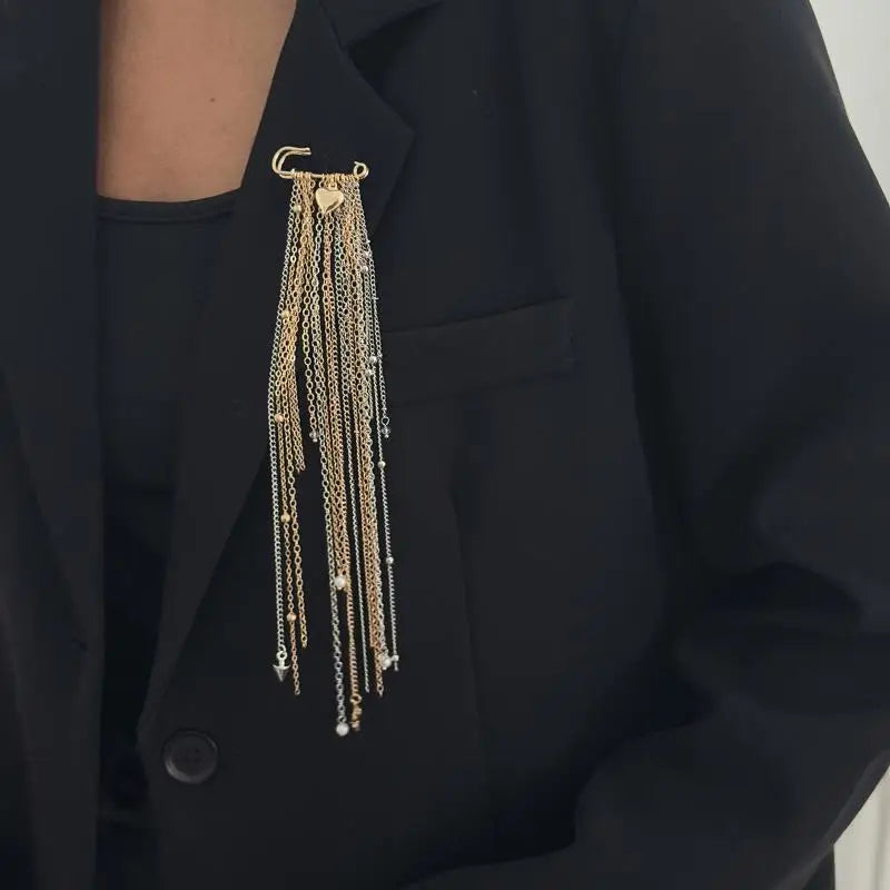 Vintage Tassel Chain Brooch – Metal Heart Pendant Suit Pin