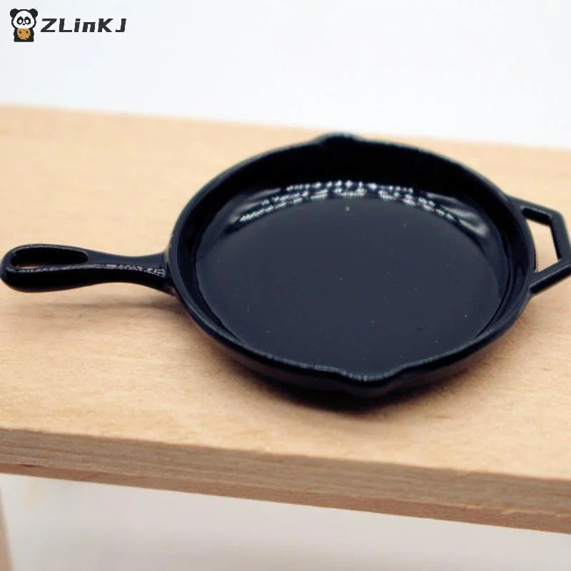 ▶1Pcs Dollhouse Mini Alloy Pan Model Simulation Miniature Ornament Toys Scene Decoration Doll House Accessories Zpaxo