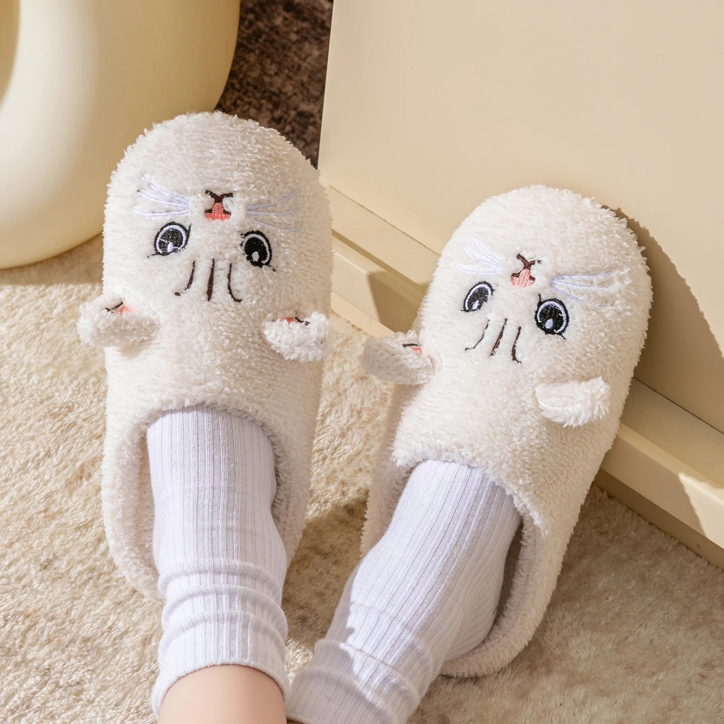 Women's Cartoon Cat Plush Slippers Cozy Winter Bedroom House Shoes