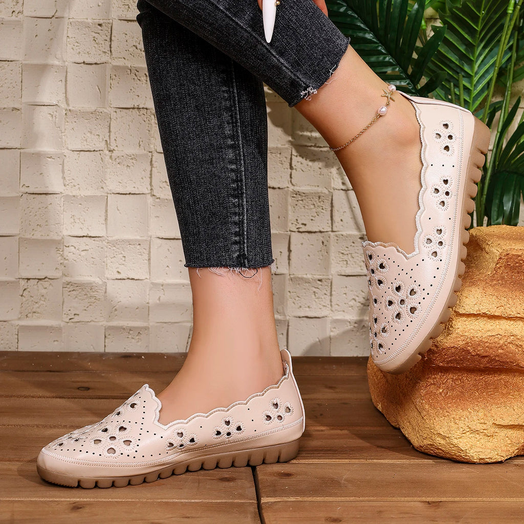 2025 Women Flat Loafers Summer Lady Hollow Out Shoes Soft Leather Zpaxo