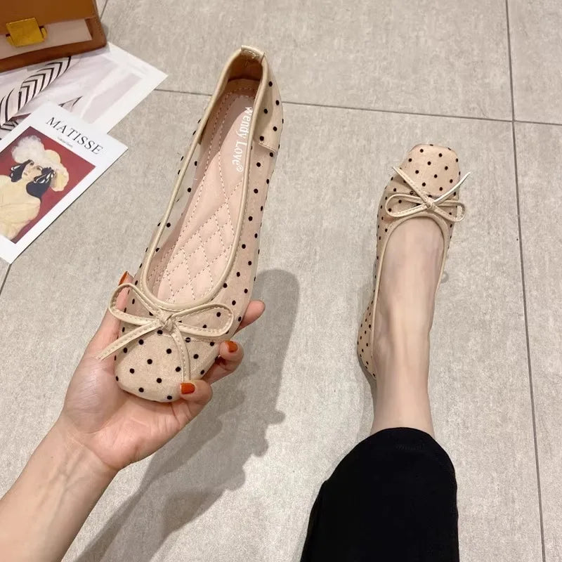 Flat Shoes for Women 2023 Spring/Summer New Women's Shoes Large Bow Mesh Square Head Wave Point Flat Heel Sandals Ladies Zpaxo