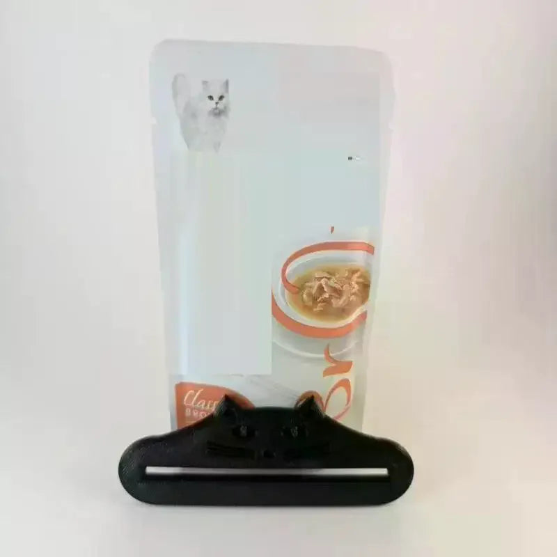 Cat Snack Extruder Cute Head Squeezer Mess-free Supports Dispenser Zpaxo