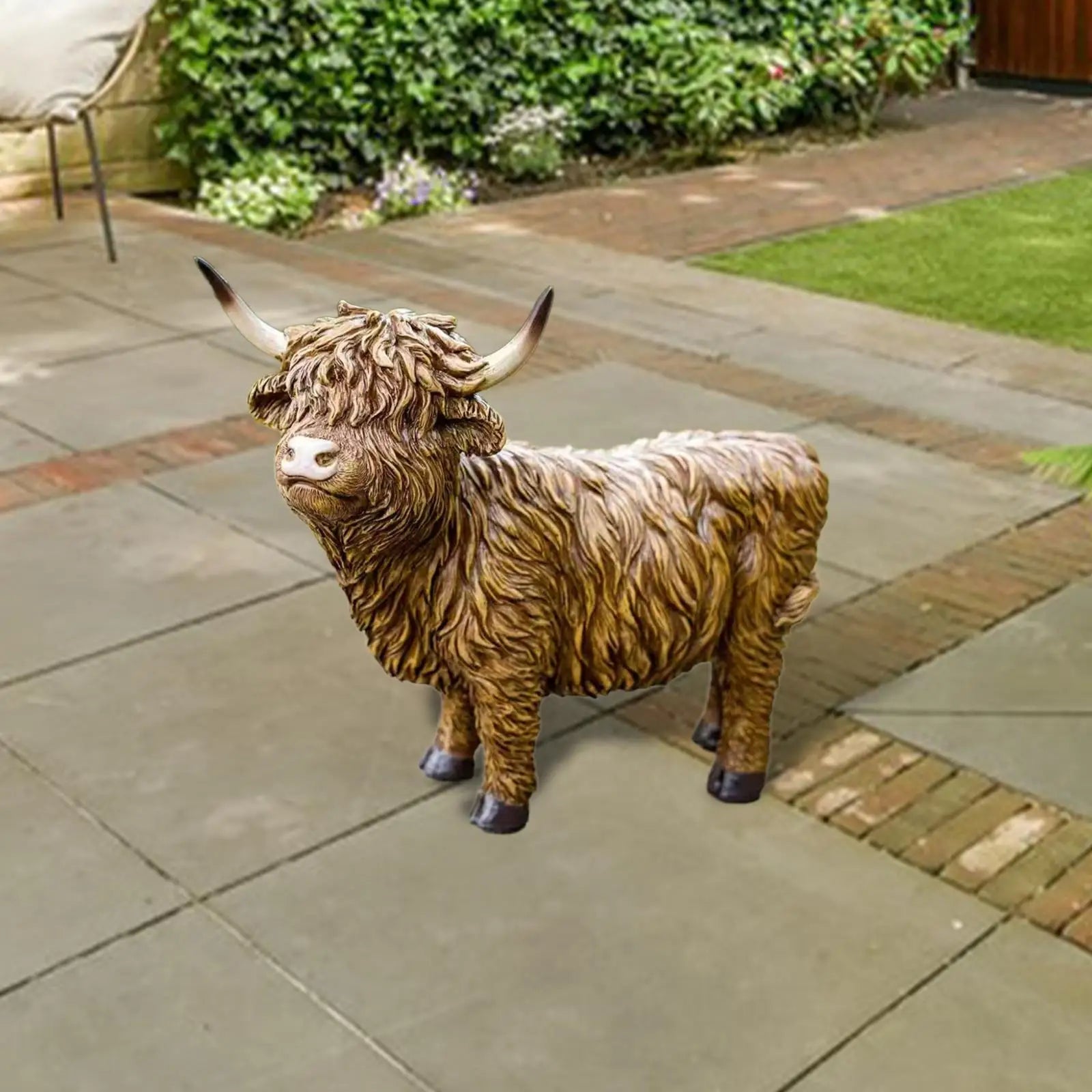 Highland Cow Figurine – Resin Garden Statue & Tabletop Decor Decorative Figurine Zpaxo