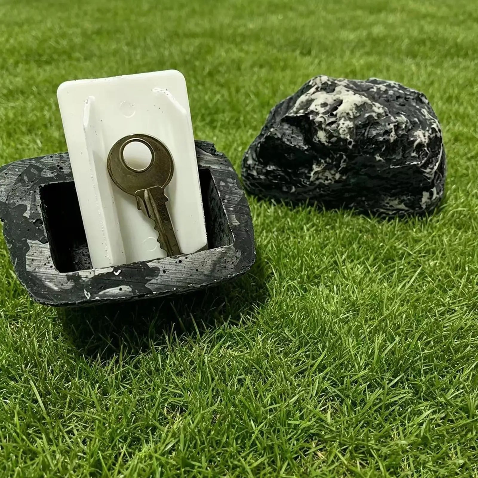 Key Rock Secret Storage Box Waterproof Faux Hide Holder Outdoor