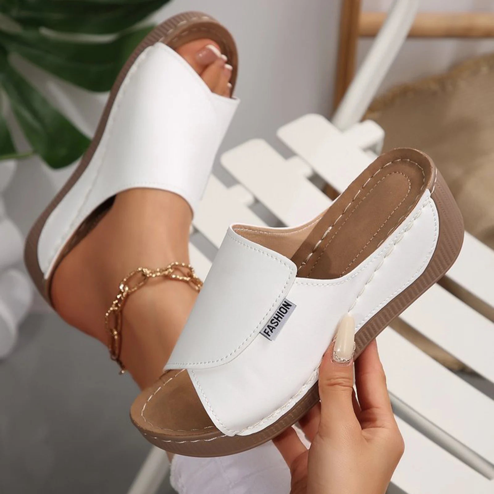 Casual Peep-Toe Sandals Breathable Lightweight Beach Shoes Hollowed Open Toe Mid Heel Shoes For Daily Commute Zpaxo