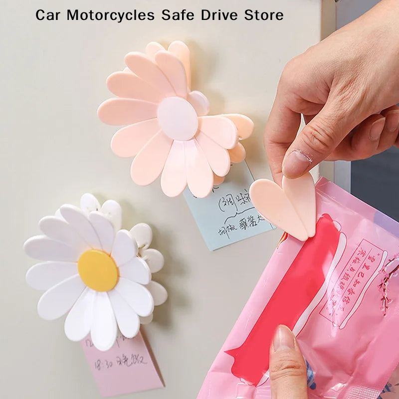 Multifunctional Sakura Magnetic Clip Creative Kitchen Gadget Snack