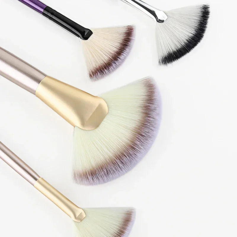 Large Flat Highlight Blush Fan-shaped Makeup Brush Powder Loose Face