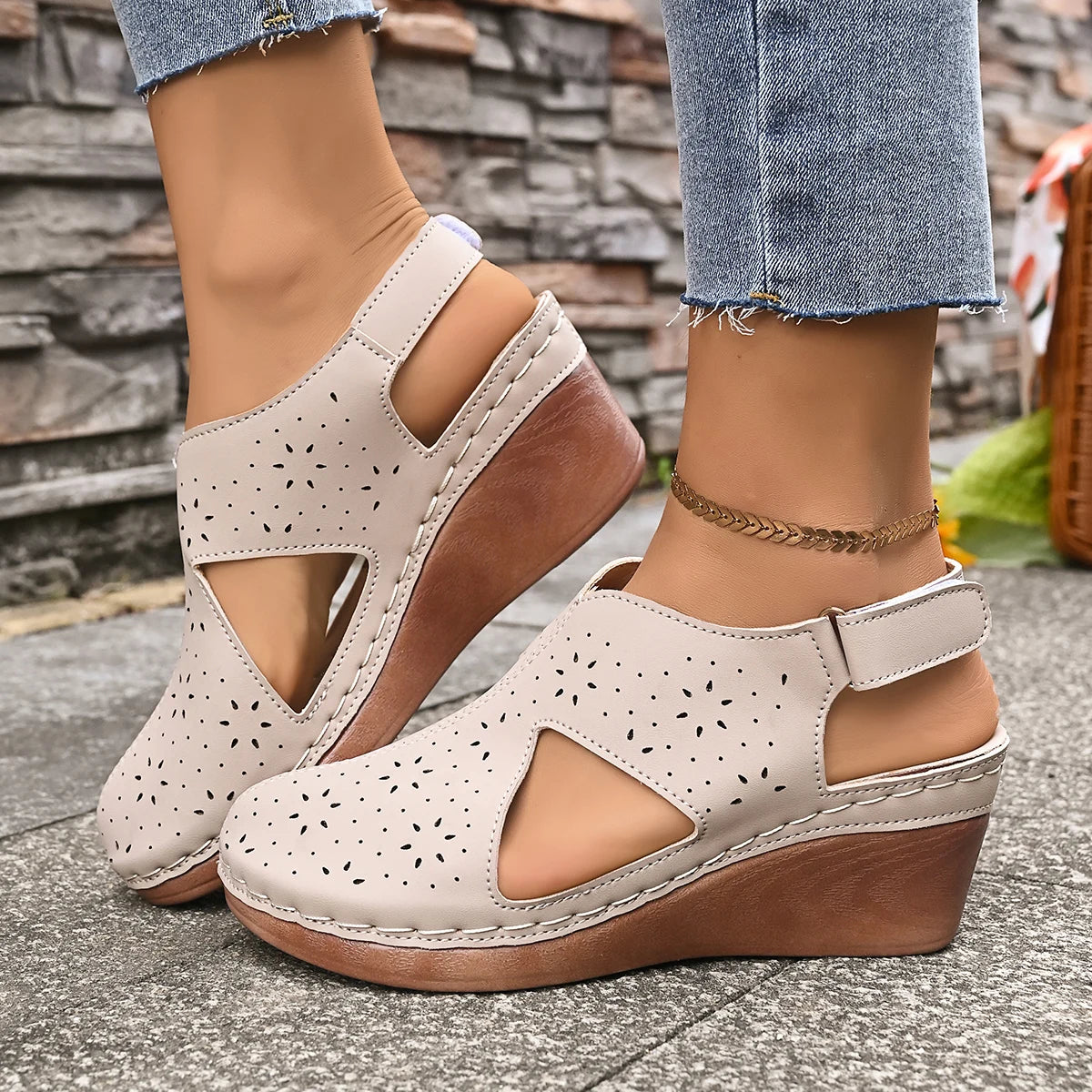 2025 Roman Women Sandals Platform Fashion Hollow Out Buckle Summer Zpaxo