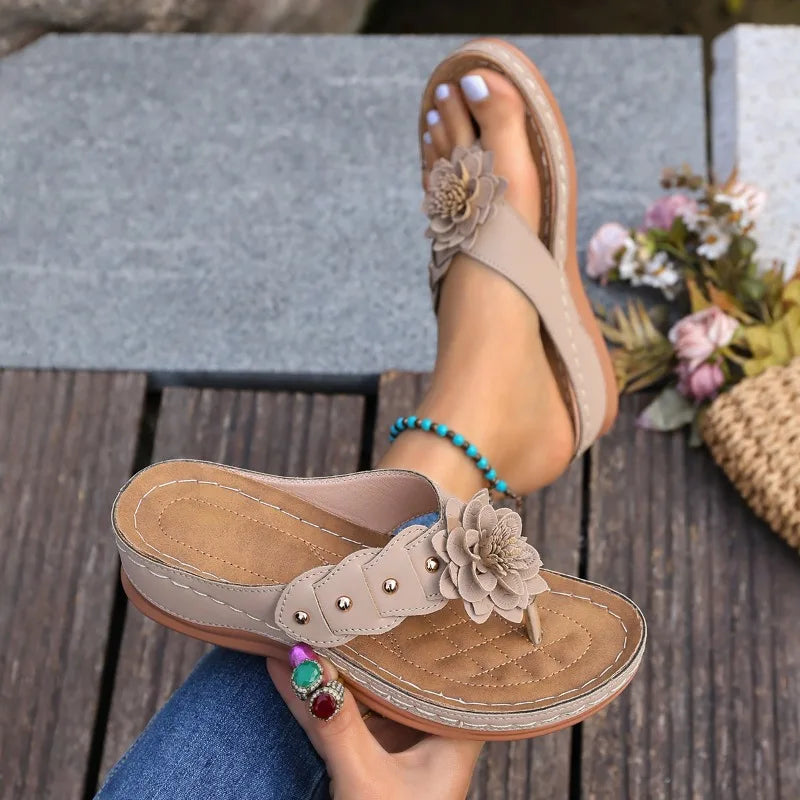 Women Slippers Summer Slides Women Designer Floral Beach Flip-Flops Comfy Slip-On Sandals Versatile Casual Outdoor Shoes Women Zpaxo Beige 37