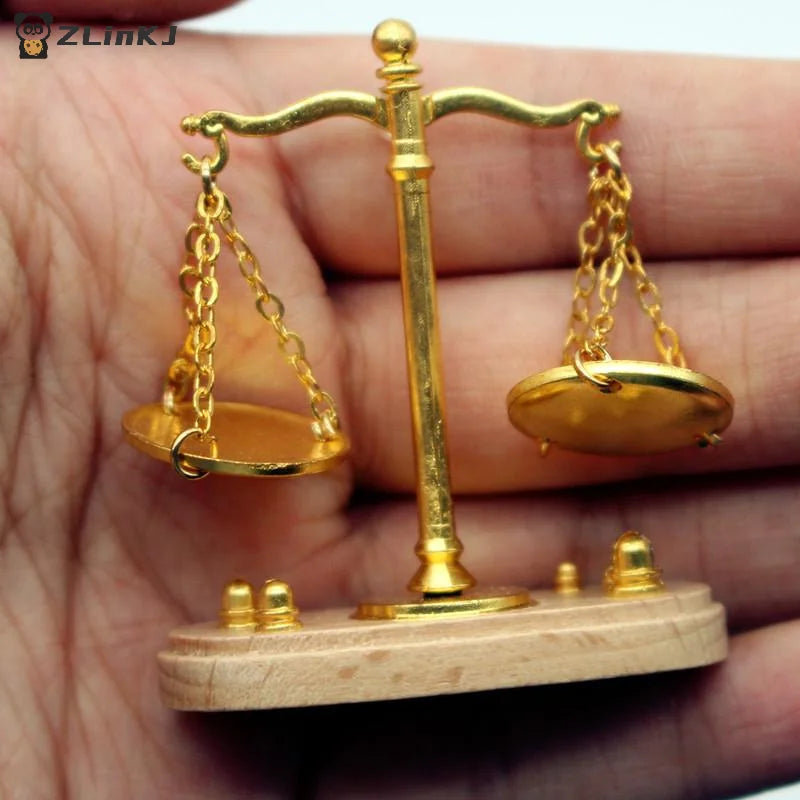 ▶1PCS Dollhouse Vintage Balance Scale Miniatures Model Accessories Kids Pretend Play Toys Ornaments Gifts Zpaxo