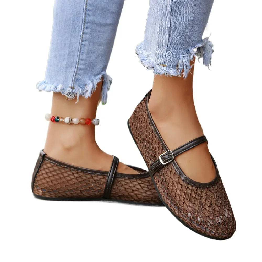 2026 Summer Designer Cosy Mesh Heels Women Flat Shoes Fashion Round Toe Buckle Strap Casual Outdoor Dress Sandals Zpaxo