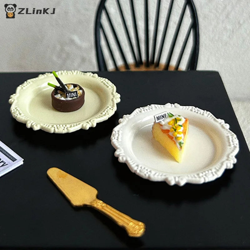 ▶3Pcs Miniature Dollhouse Pastry Plate Mini Retro Carving Tray Kitchen Food Disc Toy For 1/6 1/12 Scale Doll House Accessories Zpaxo