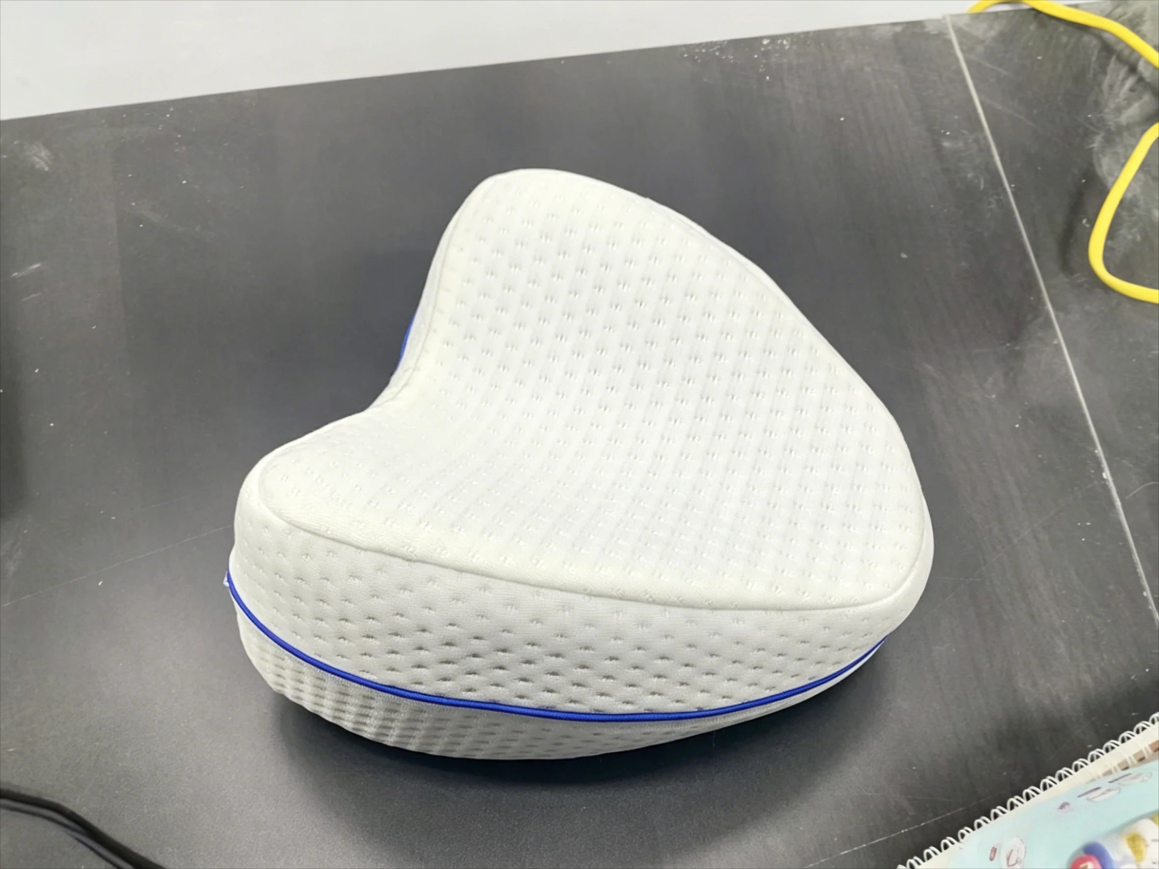 Leg Pillow Heart shaped Memory Cotton Leg Pillow Slow Rebound Leg Protector Knee Pillow Suitable for Pregnant Women Zpaxo
