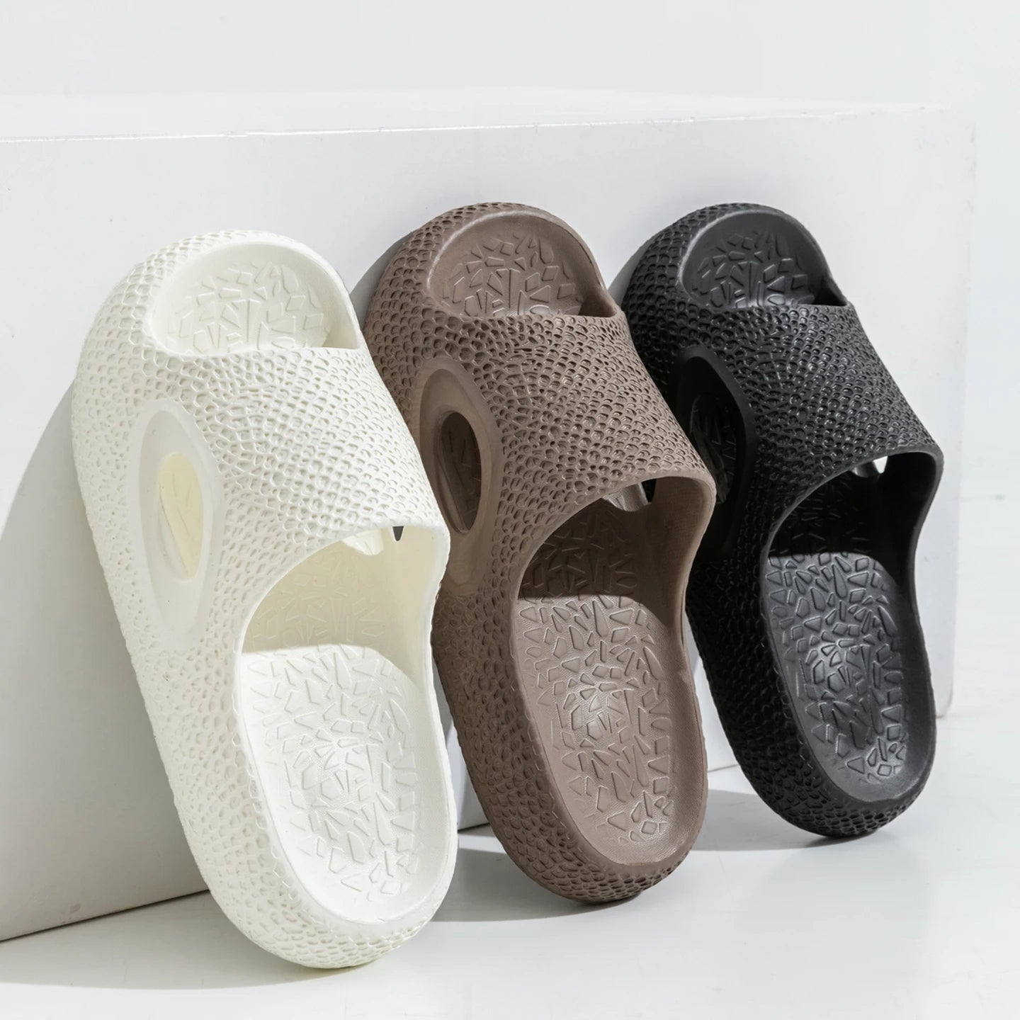 Men's Summer Slides Non-slip Thick Sole Slippers Breathable