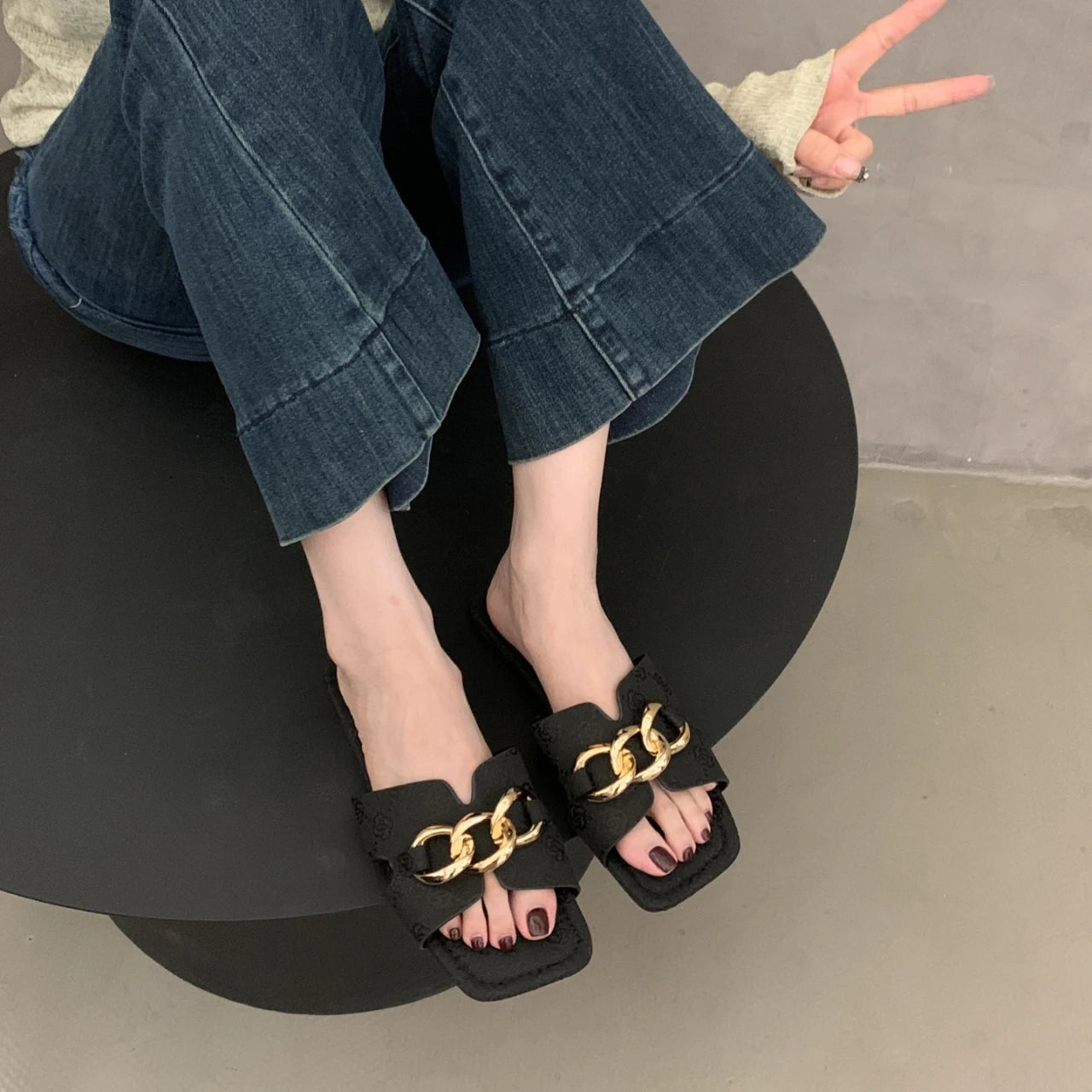 Women Flat Slippers 2025 Summer Big Shoes Trend Designer Luxury Zpaxo