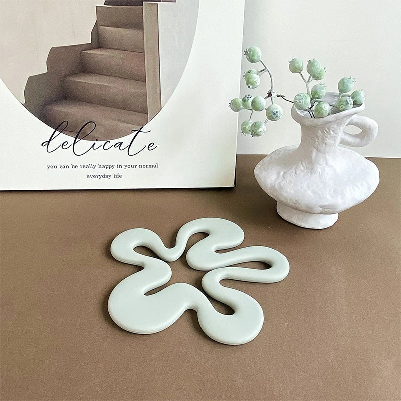 1Pcs Irregular Flower Shape Coasters Skid Insulation Cup Mat Antiskid Pat Reusable Kitchen Dishes Accessories Table Protector Zpaxo