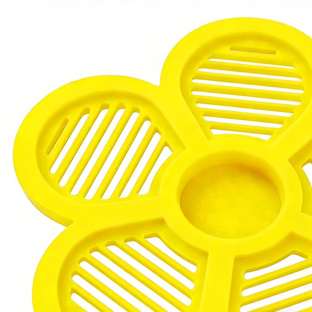 1PC Bee Water Catcher Cups Tray Bee Drinking Station Bee Watering Feeder Honeycombs Beekeeping Setups Luring Insets Waterer Zpaxo