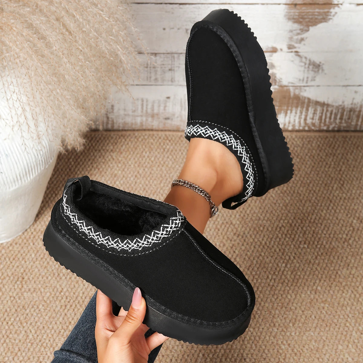 Women Slippers 2025 Platform Fluffy Slippers Women Home Large Size Slides Women House Flats Fashion Winter Designer Shoes Ladies Zpaxo black 42
