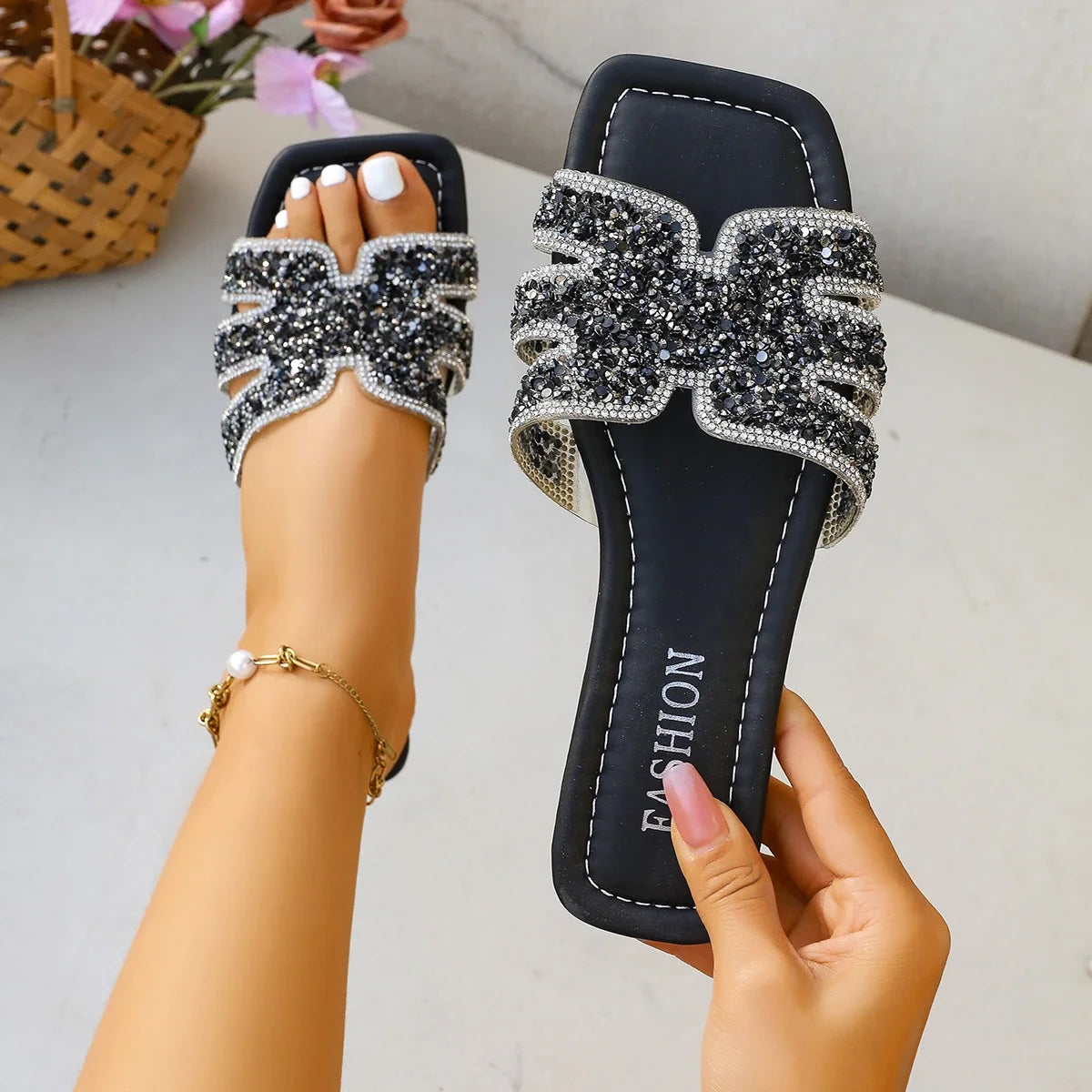 2025 Women Slippers Designer Shiny Crystal Summer Square Toe Flat Zpaxo black 37