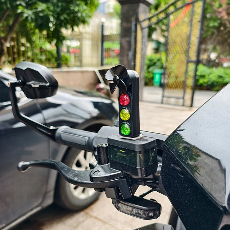 Wind-Driven LED Bike Light – Traffic Light Decoration
