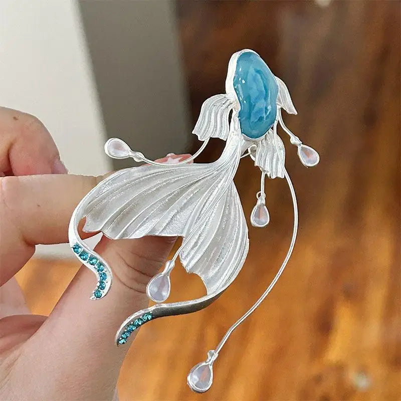 Cute Crystal White Fish Brooch Elegant High-end Dreamy Luxury Zpaxo