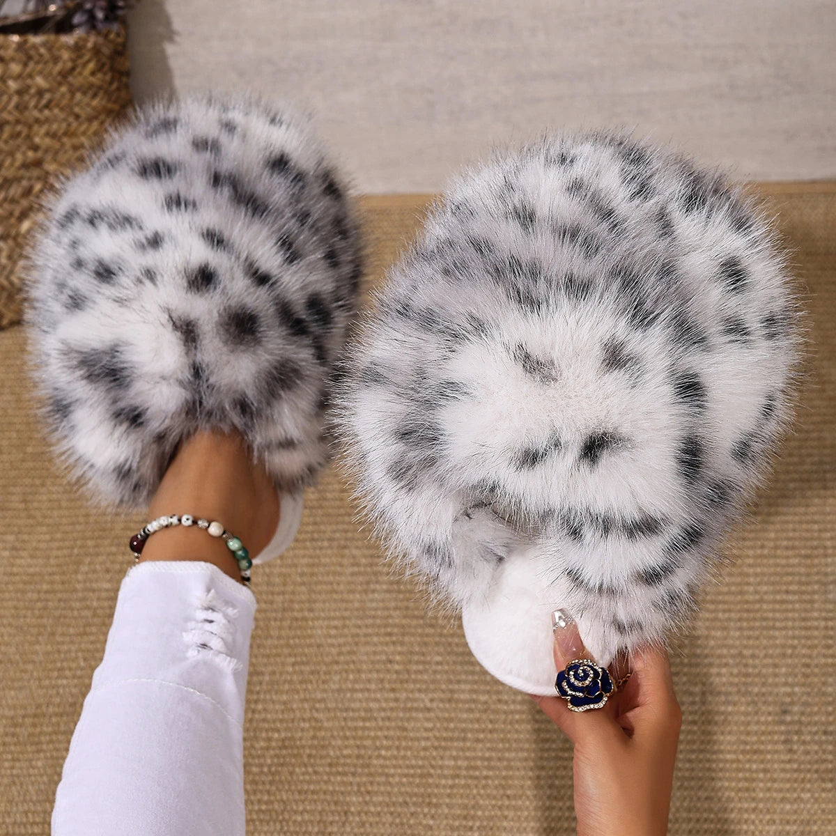 Women Slippers Anti-slip Home Cotton Slides Women Warm Faux Fur Indoor Fluffy Slippers Women Autumn Winter House Shoes Female Zpaxo black 42-43
