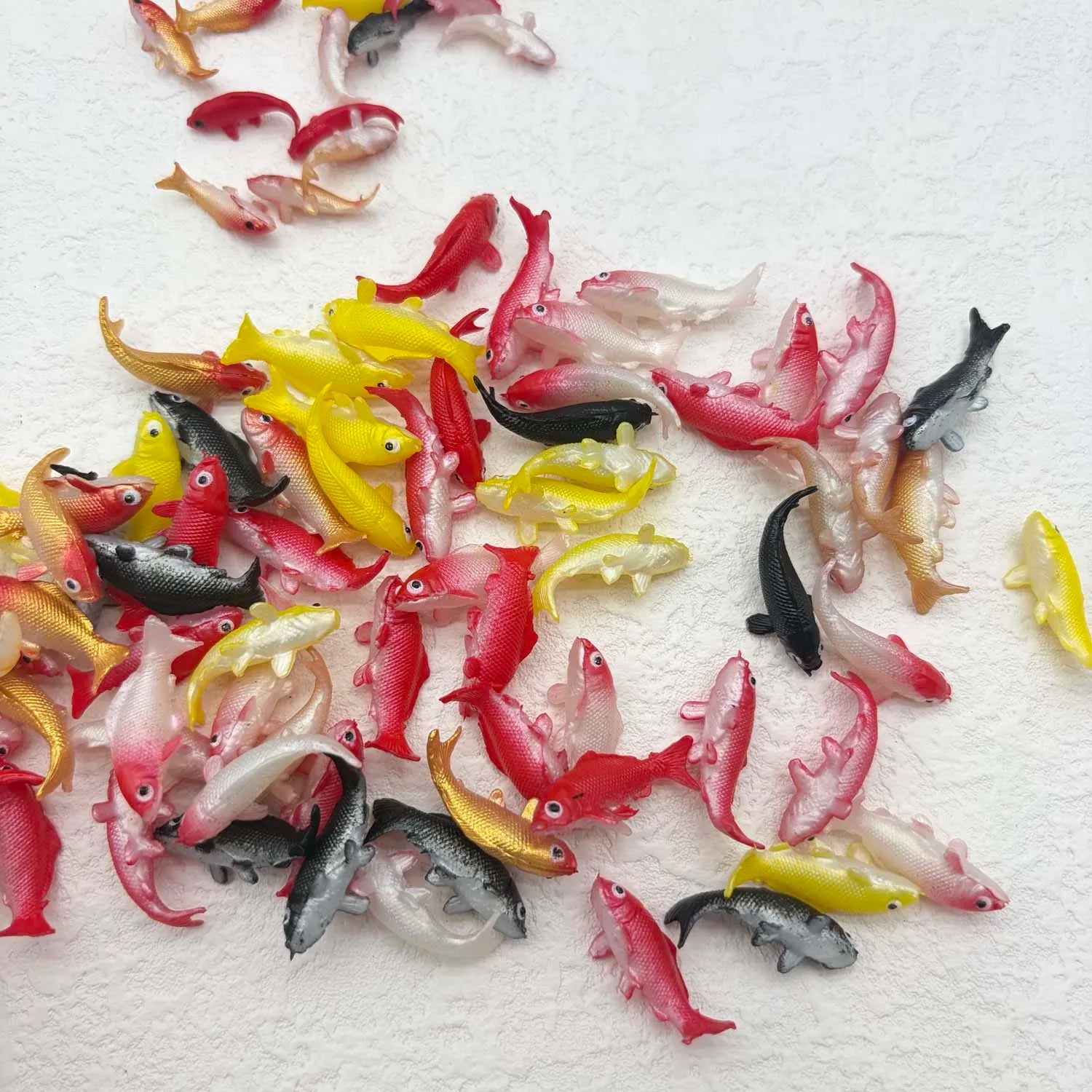 Random 5Pcs/Set Soft PVC Goldfishes Models Epoxy Filling Material Crystal Ocean Resin 3D Mini Fish Modeling Filler Mini Craft Zpaxo