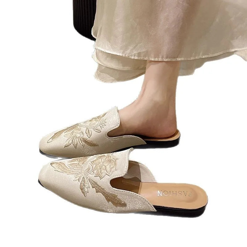 New Chinese Style Embroidered Flower Sandals and Slippers for Women's Outer Wear 2025 Retro Women's Flat Shoes Zpaxo