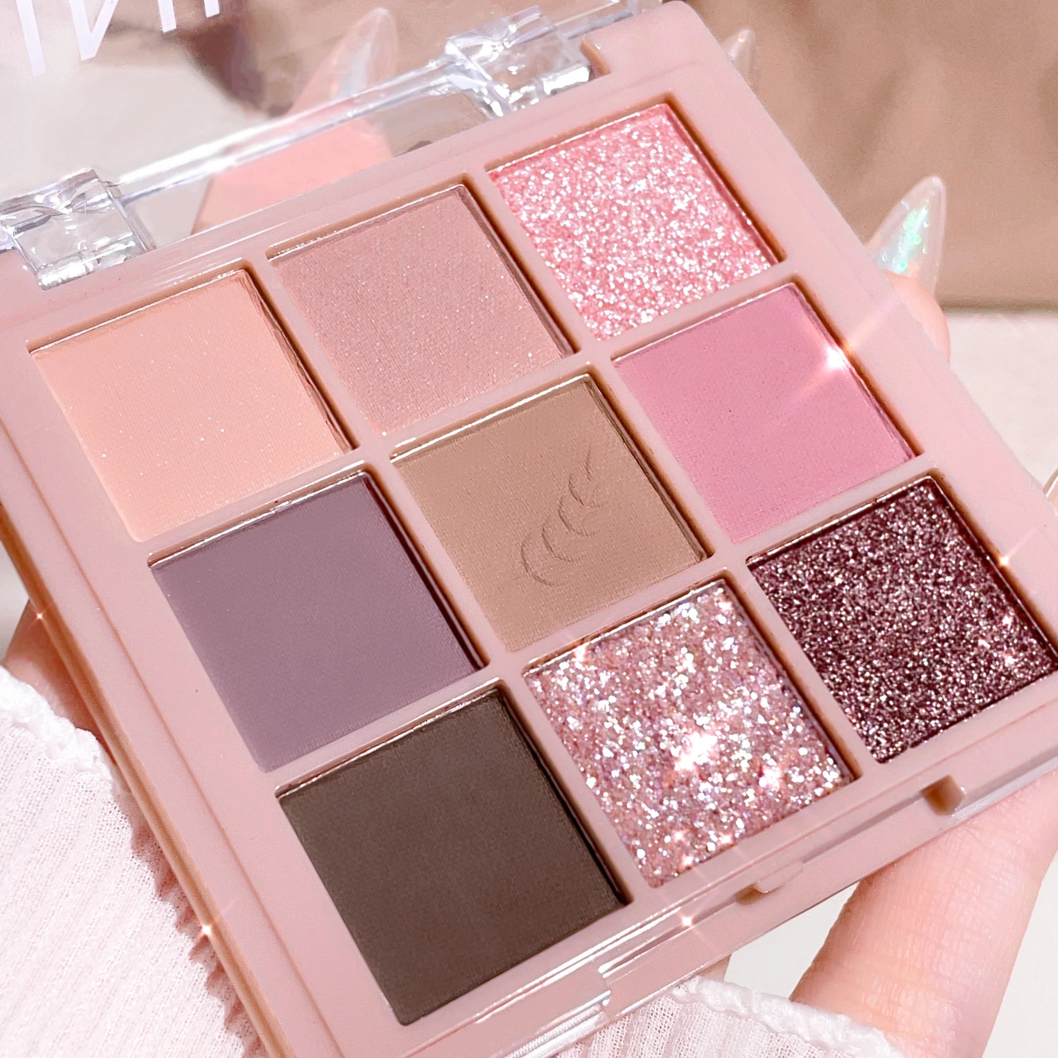 Smoky pink rose nine shades of eyeshadow, grey pink, smoky makeup, matte pearlescent silkworm brightening makeup Zpaxo