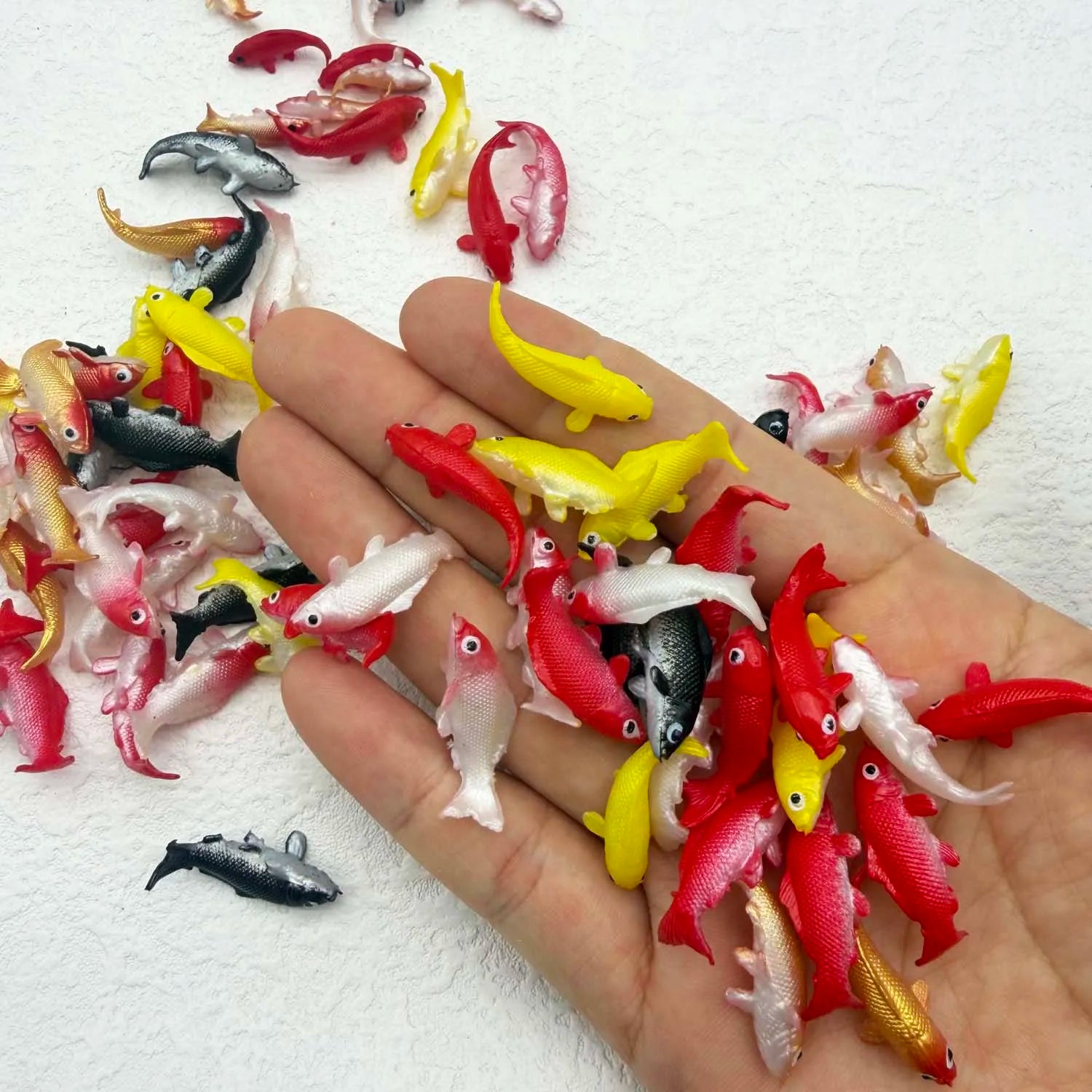 Random 5Pcs/Set Soft PVC Goldfishes Models Epoxy Filling Material Crystal Ocean Resin 3D Mini Fish Modeling Filler Mini Craft Zpaxo