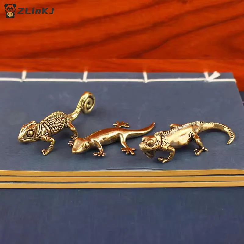 ▶1PCS Gecko Figure Home Decor Small Ornaments Antique Brass Animal Figurines Tea Pet Desk Decorations Home Decor Accessories Zpaxo