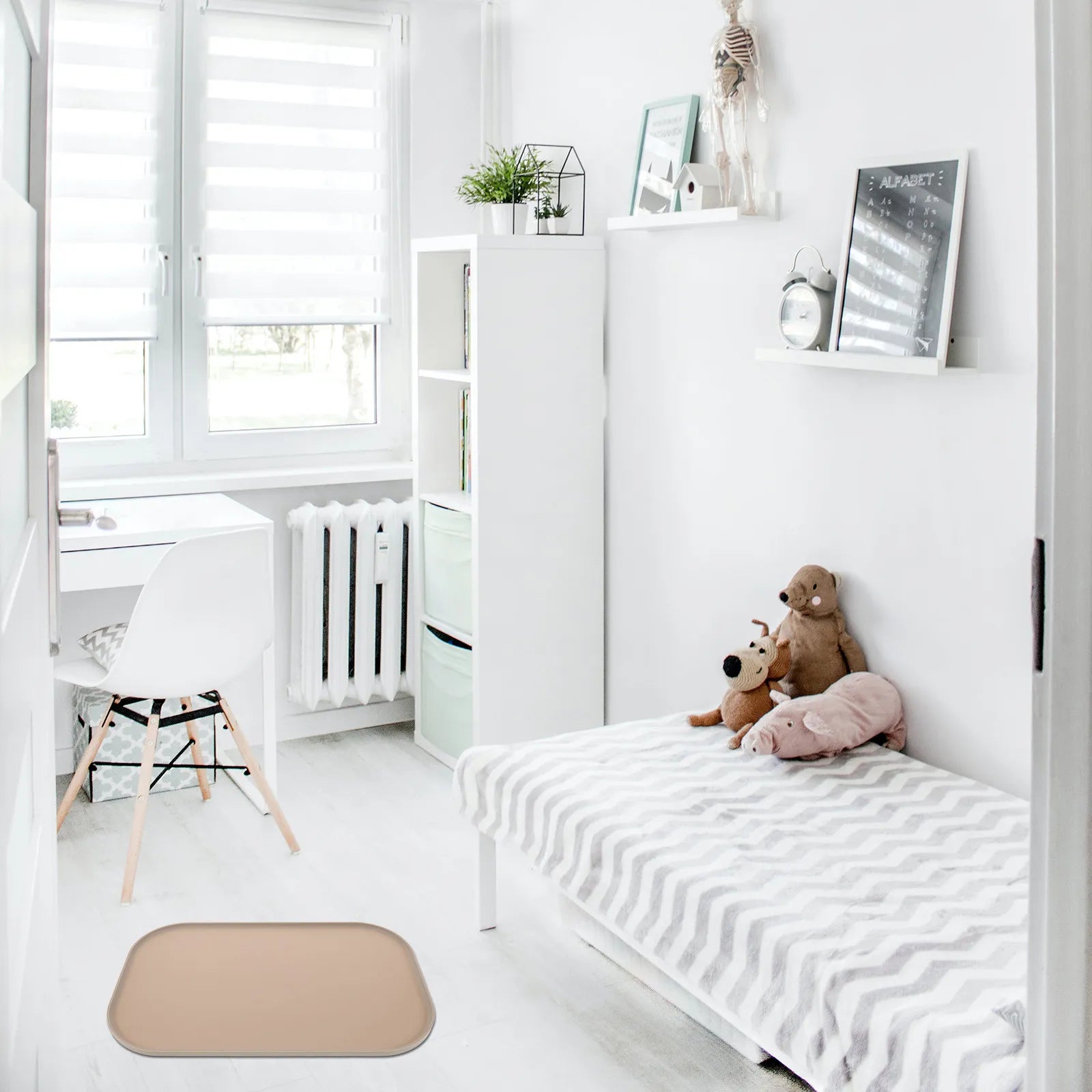 Premium Silicone Pet Feeding Mat Raised Edge Design Dog Cat Bowl