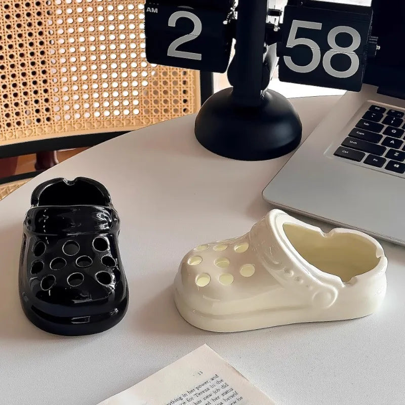 Hole Shoes Ashtray Funny Cute Anti Fly Ash Home Living Room Funny Ashtray Ceramic Office Creative Ornaments Home Decorations Zpaxo