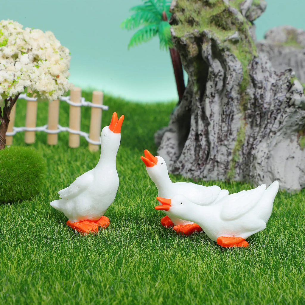 Premium Resin Goose Figurines Vivid Cartoon Small Animal Decor