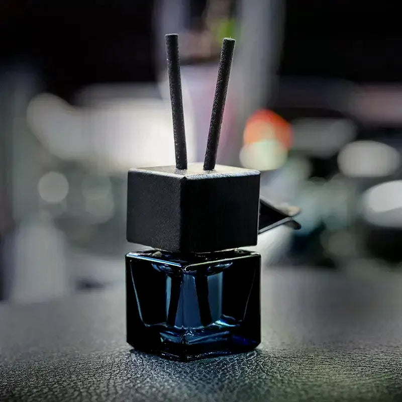 Car Hanging Glass Bottle Aromatherapy Diffuser Pendant | 8ml
