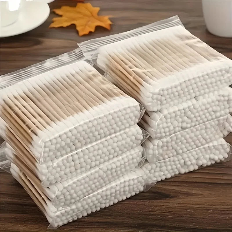 Double-ended 100-piece makeup cotton swab sticks, with wooden rods, used for cleaning ears and removing makeup Zpaxo white