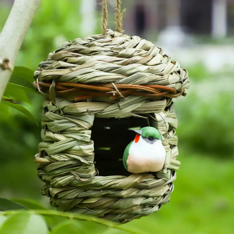 Hand-Woven Straw Bird Nest House – Outdoor Hanging Birdhouse